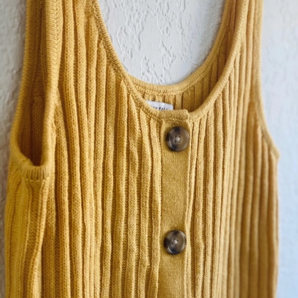 American Eagle Ribbed Button Sweater Tank in Mustard - Size : M - Picture 5 of 10